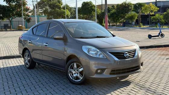 NISSAN VERSA 1.6 16V FLEX SL 4P MANUAL NISSAN VERSA 1.6 16V FLEX SL 4P MANUAL